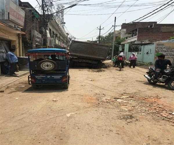 Careless behavior of Nagar Nigam creating inconvenience for folks….!