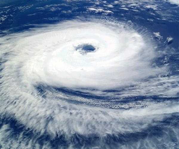 Cyclone Tej about to hit mumbai , that arises in the arabian sea says IMD