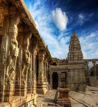 Mystery of Lepakshi Temple - Where the pillar swings in the air which challenges gravity