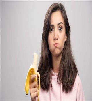 Pros &amp; Cons: How To Eat Bananas On An Empty Stomach