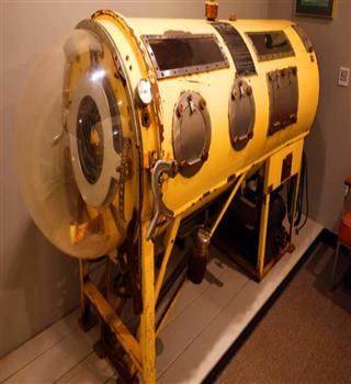 Look what is iron lungs?