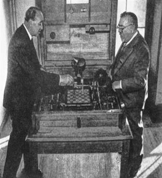 World’s first chess machine
