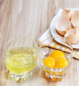 Egg white vs whole eggs- know the differences