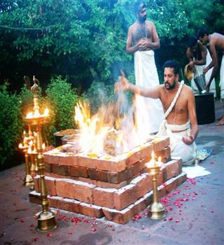 The Hidden Meaning Behind the 16 Steps of Hindu Puja