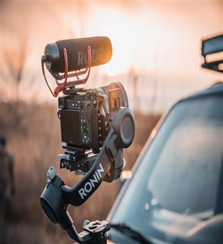 Is blog and vlog the same?