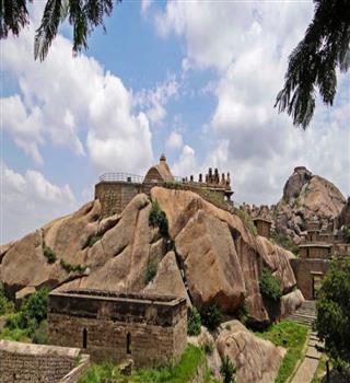 Some must visit forts in India
