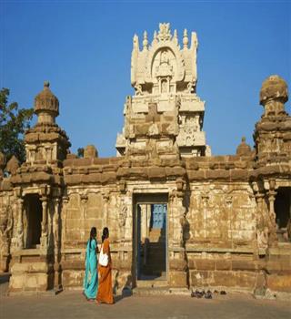 8 Places to See Magnificent Temples in South India