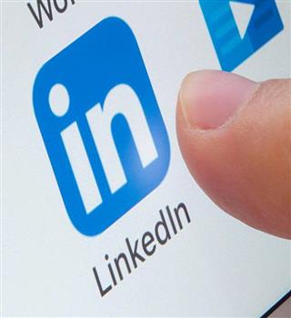 How to find genuine jobs or internships on LinkedIn?
