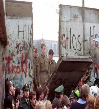 What caused the fall of the Berlin Wall?