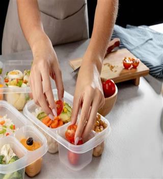 Is it safe to microwave food on plastic?