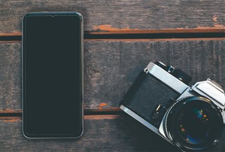 Best Camera Phones in 2026, iPhone, Samsung & Google Compared