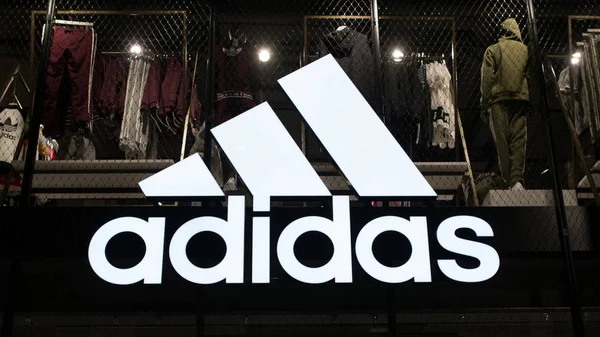 10 Best Clothing Brands In The World 