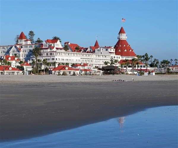 10 Popular Beaches In The US Everyone Must Visit