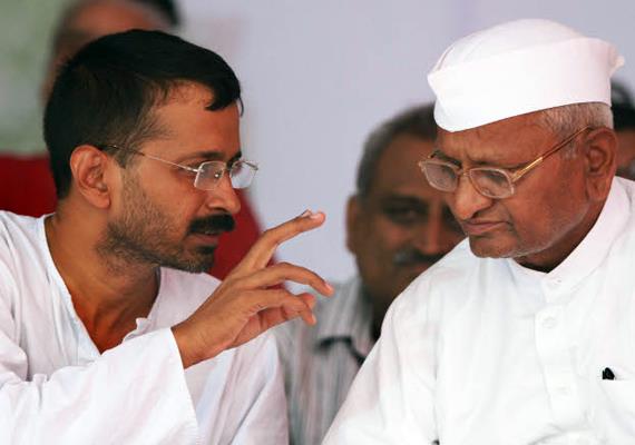 Anna Hazare abuses Aam Aadmi Party over liquor Policy