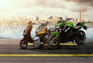 Petrol vs. Electric Bikes in 2025: A Head-to-Head Comparison for the Indian Rider
