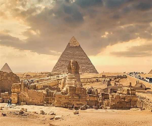 The History and the Future of Architecture in the World