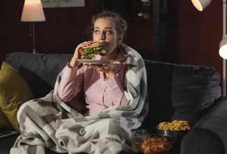 What Time Should We Stop Eating at Night?