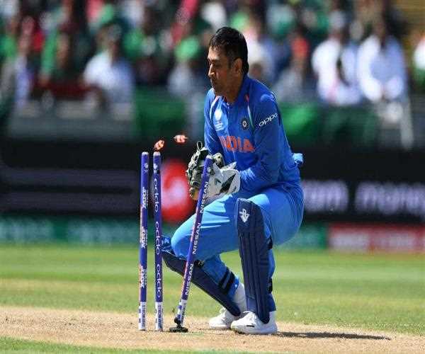 Who are the best Fielders in Indian Cricket Team Virat Yuvraj or Dhoni 