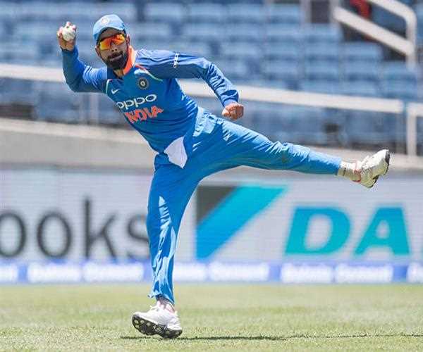 Who are the best Fielders in Indian Cricket Team Virat Yuvraj or Dhoni 