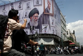 US expects Tehran’s reply to peace deal; ‘clashes’ in Hormuz
