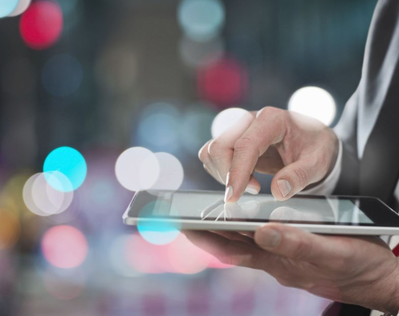 How Your Smartphone’s Touchscreen Works – The Magic of Capacitive Sensors